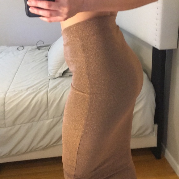 Fashion Nova rose gold midi skirt - Picture 4 of 8